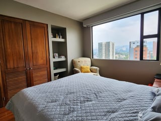 Amplio Apartamento en zona 10 en Alquiler - Image 20