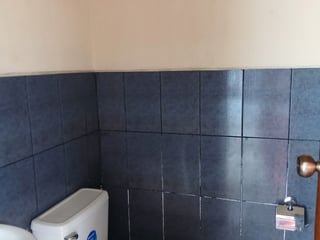 Venta de Casa en área comercial de la zona 13 Pamplona - Image 8