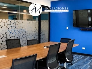 Oficina En Renta de 294 m² en zona 10 - 2