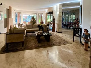 Residencia de Lujo en Venta en Encinos de Cayalá – Zona 16 - Image 4