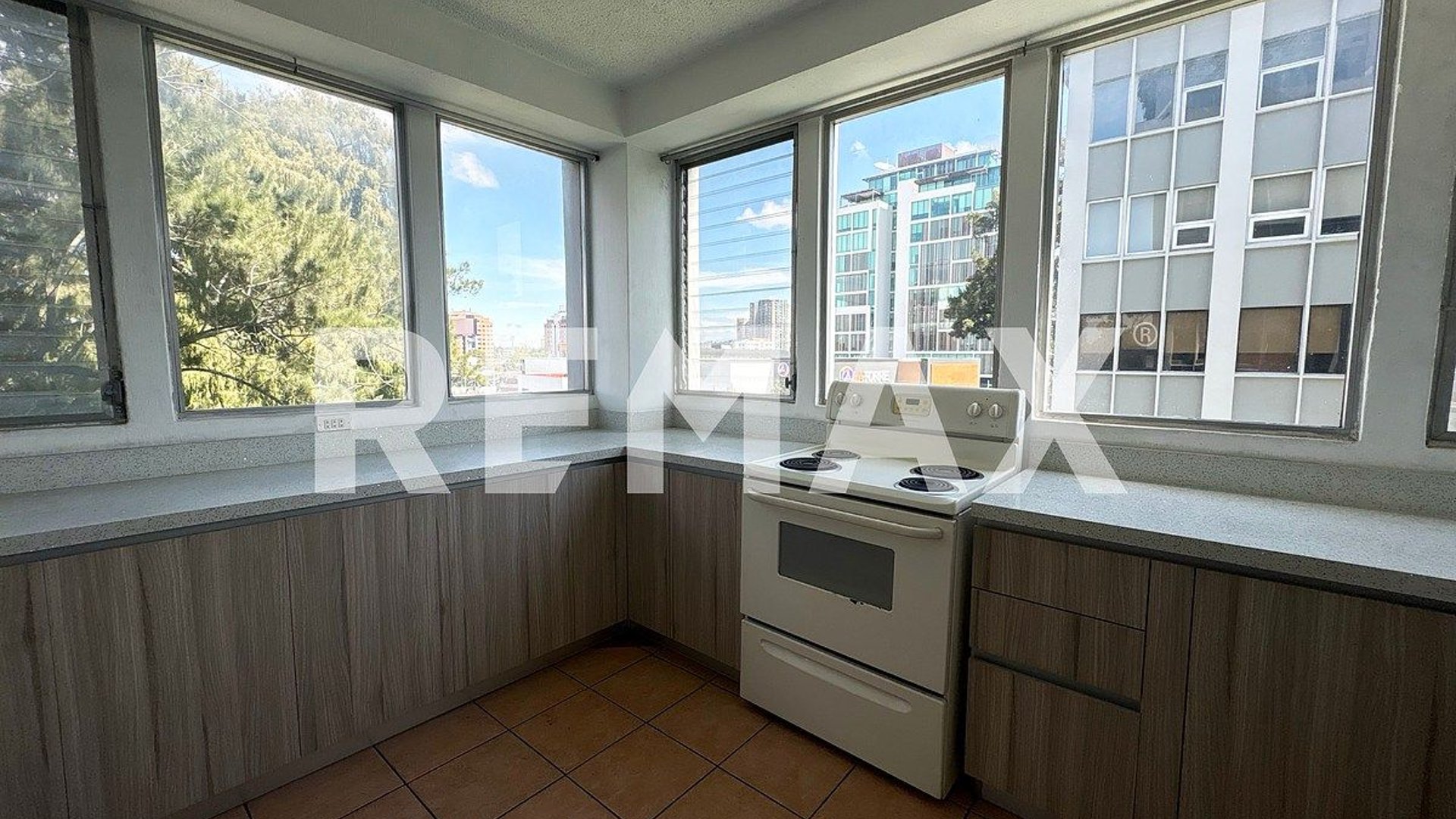 Apartamento Venta | Condominio Zona 10 - Image 1