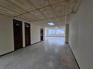RENTA Oficina Zona 1 - 4