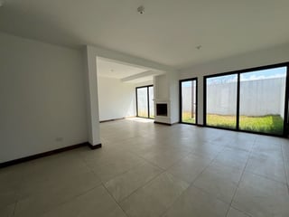 *Venta casa Km 20 Carr. a San José Pinula, Condominio Cascata* (C) - 3