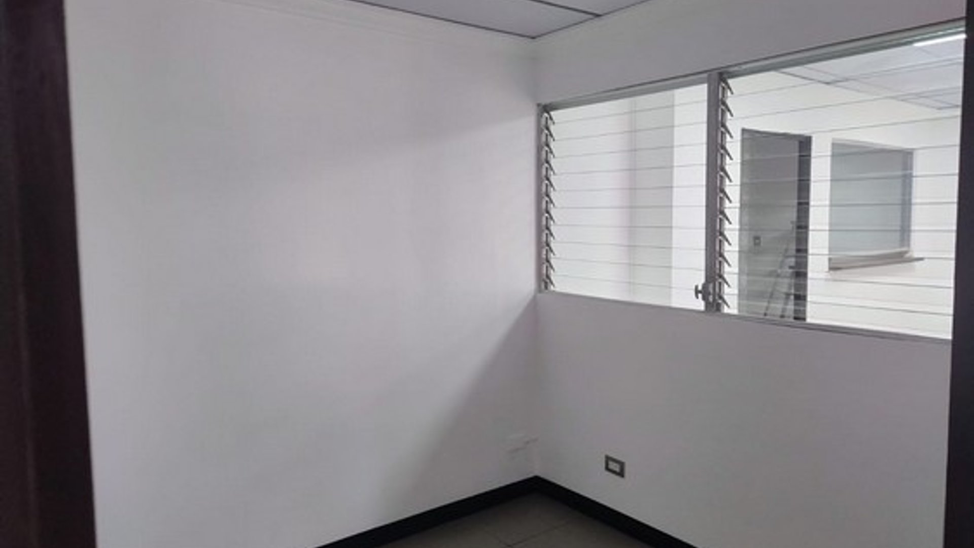 Zona 13 Alquilo Oficina 80 mt2 Blvd Liberacion - Miniatura 8