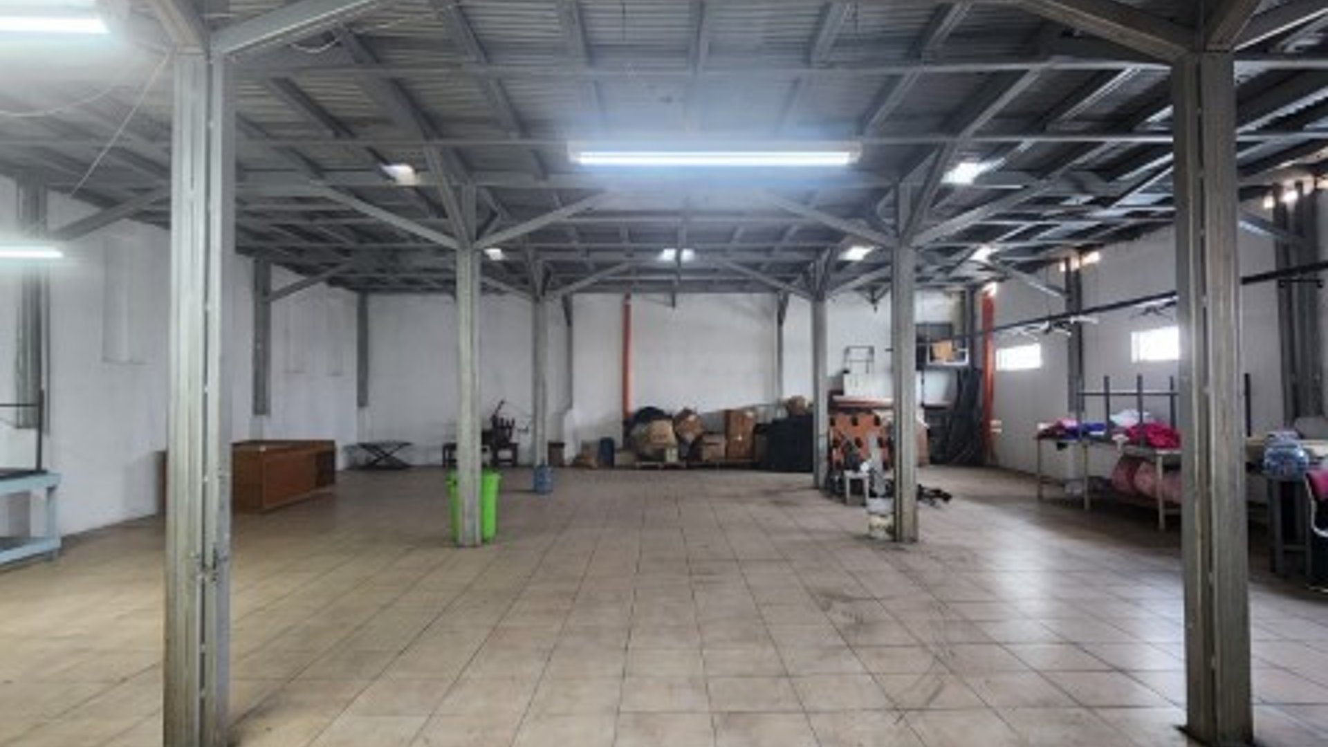 Bodega u Oficina en Renta San Cristóbal 2 do. Nivel
