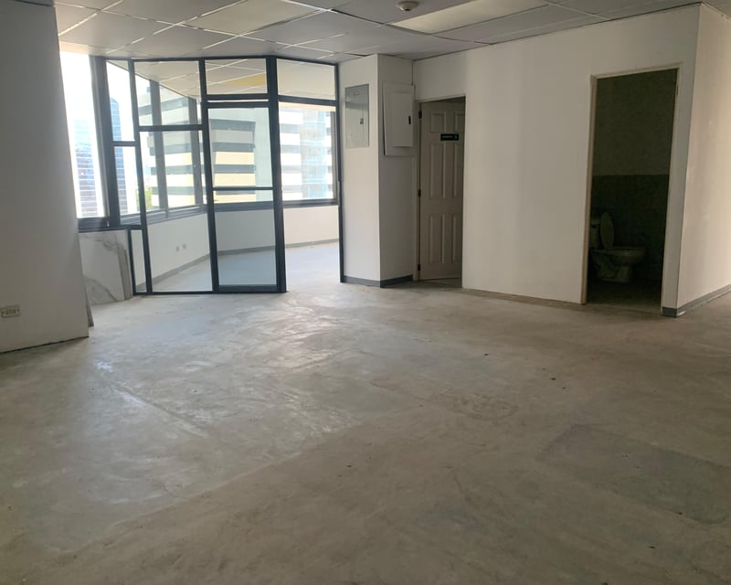 OFICINA DE 185 M2 EN EDIFICIO MURANO CENTER ZONA 10