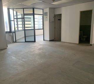 OFICINA DE 185 M2 EN EDIFICIO MURANO CENTER ZONA 10