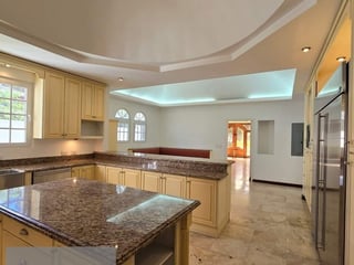 Espectacular Casa  en venta area de cayala, zona 16 - Image 29