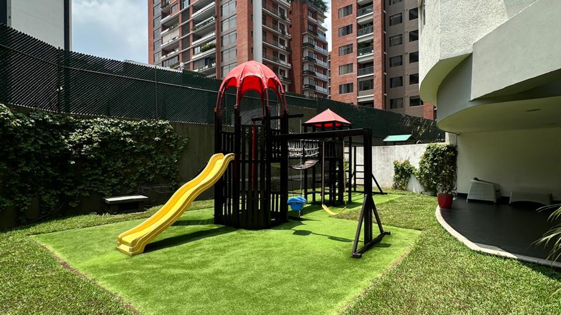 Apartamento en Alquiler Edificio Attica II, zona 14  - Miniatura 14