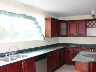 Casa en VENTA en Cañadas de San Lázaro zona 15 - 5