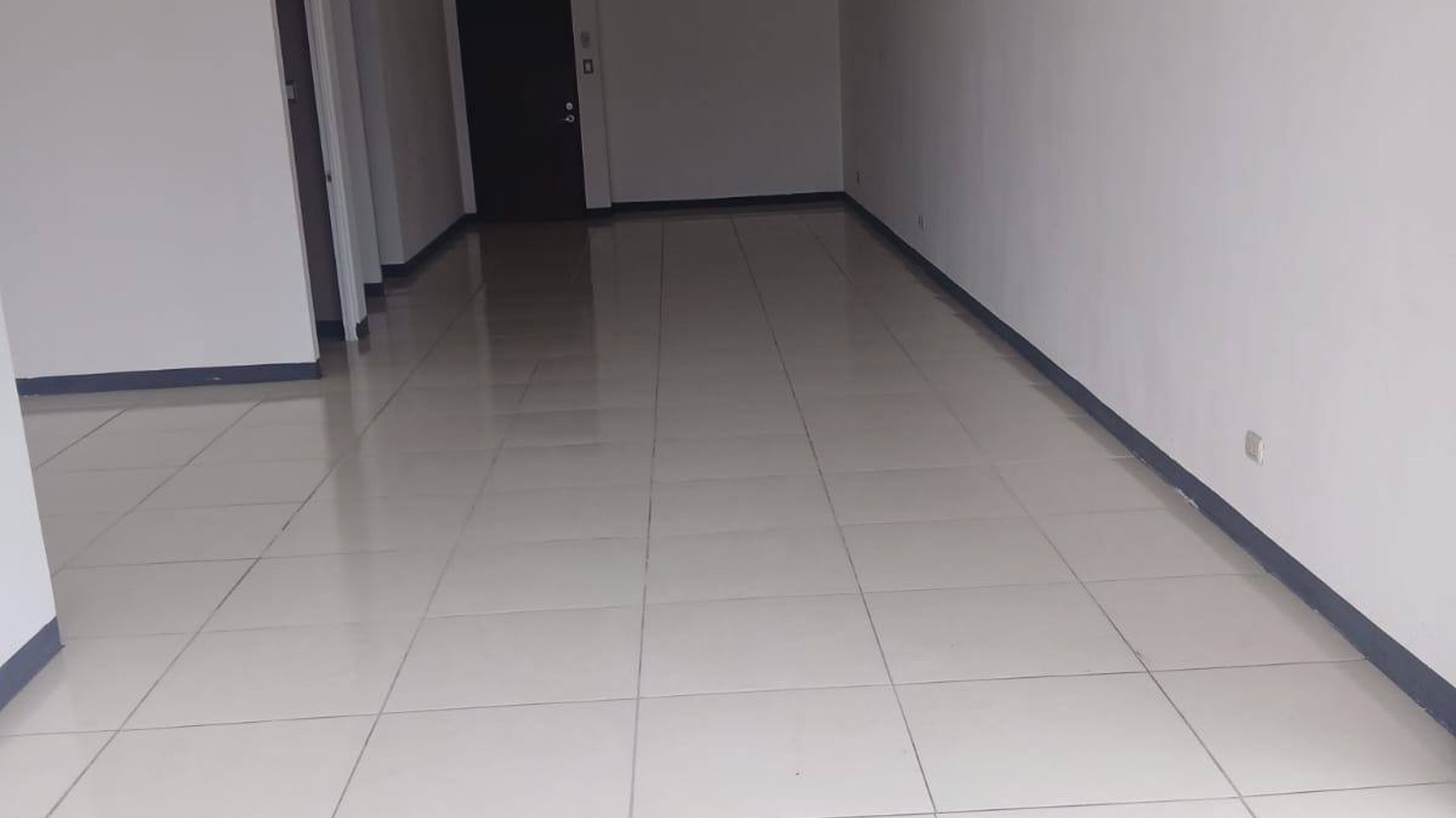 Oficina en renta en Zona Pradera zona 10  - Miniatura 3
