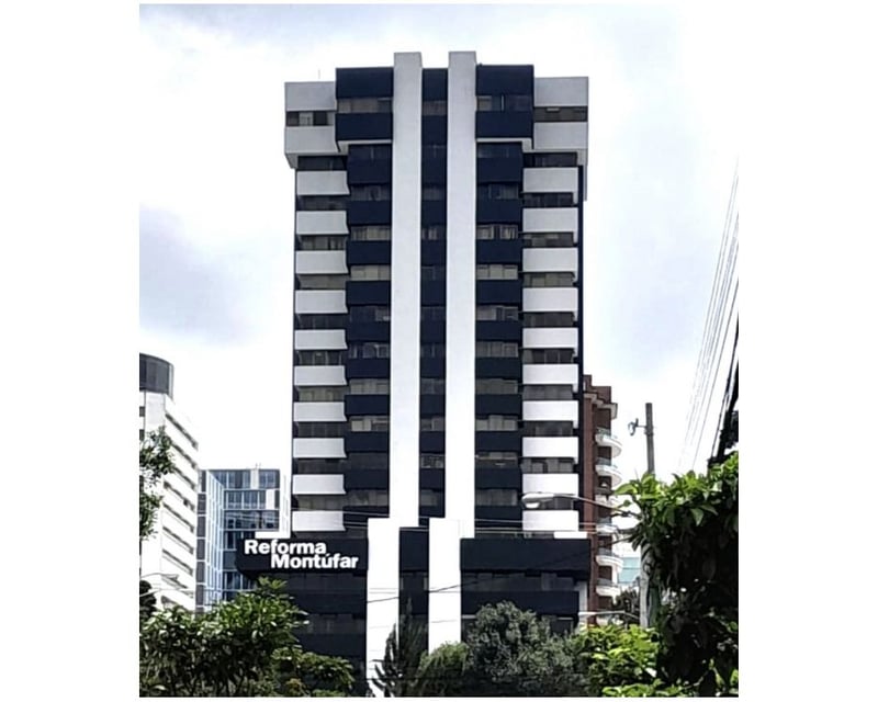 OFICINA EN RENTA – EDIFICIO REFORMA MONTÚFAR | ZONA 10