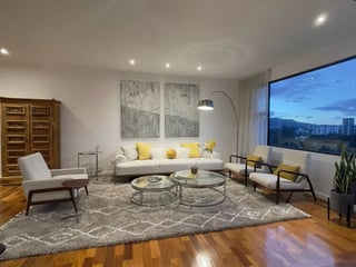 📍 APARTAMENTO AMUEBLADO EN RENTA – 3 HAB | EDIFICIO LUCCA | ZONA 10 - 5