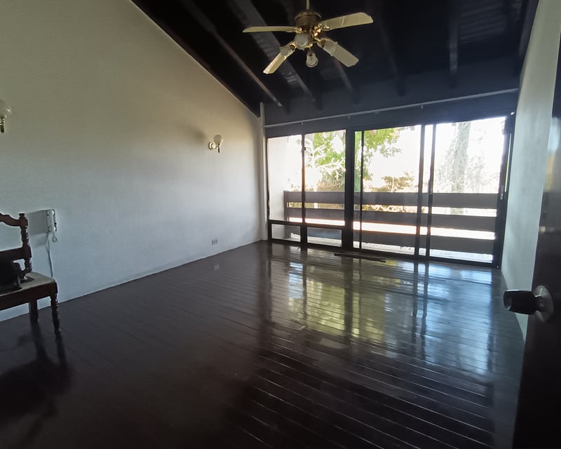 Casa grande en venta El Zapote zona 2
