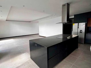 CASA EN ALQUILER 📍Exclusivo Condominio Molié, Zona 10 - 3