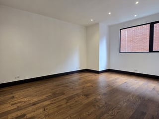 Apartamento de Lujo con Jardin en venta en la zona 14 - Image 7