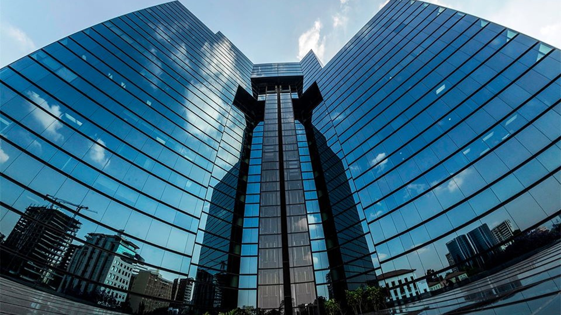 Oficina en renta zona 10 / 200 Mts