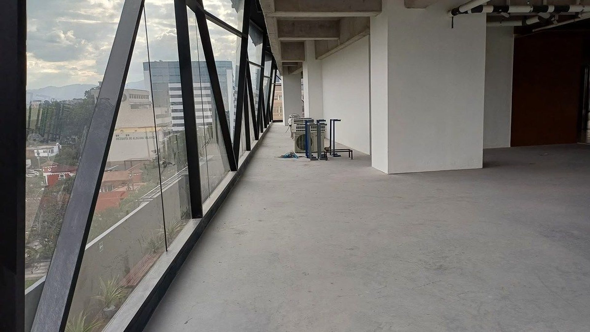 Oficina en Renta – Avenida Reforma, Zona 10 - Miniatura 9
