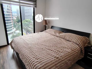 Modern 1-Bedroom Apartment in Zone 10, Guatemala City for Rent - Fully Furnished, Parking - Image 3