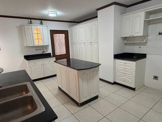 Apartamento en Renta y Venta – Edificio Castelar, Zona 10 - 2