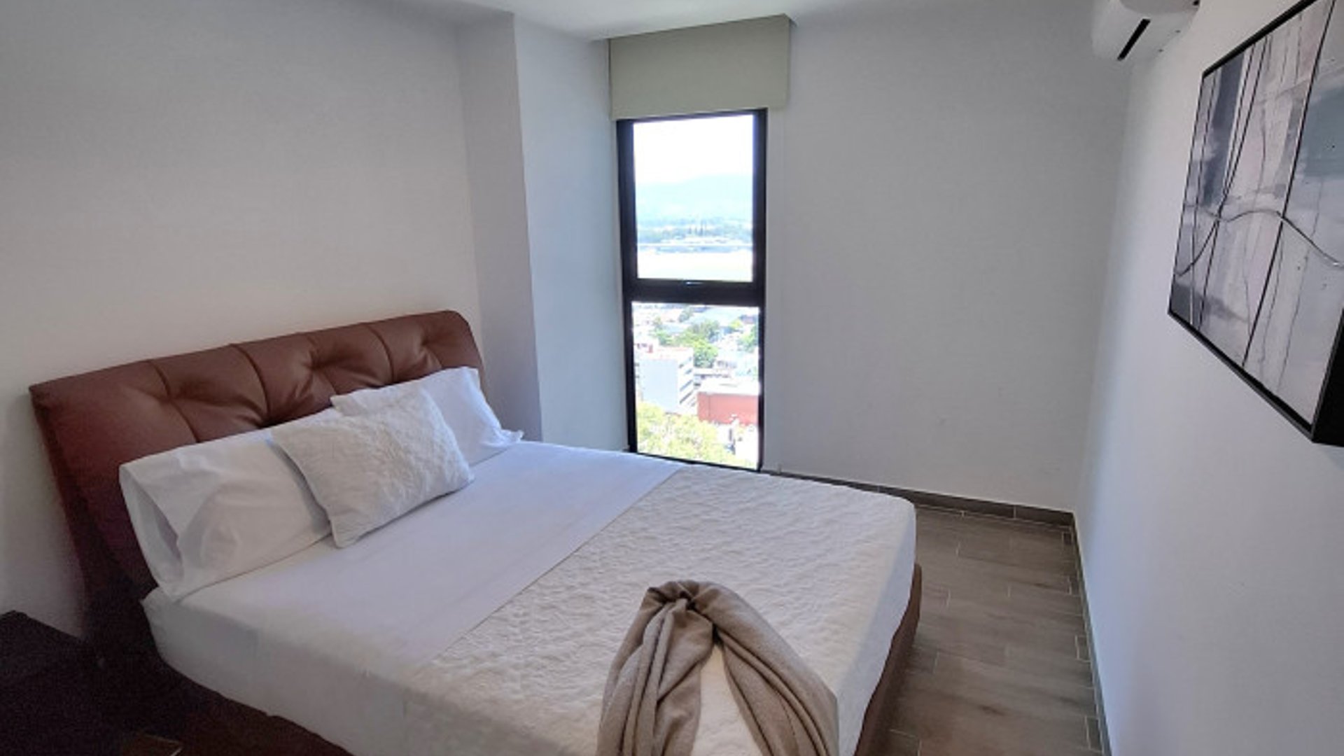 Apartamento Amueblado de 3 Habitaciones en Parque 14 - Miniatura 6