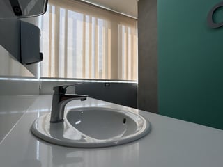 Oficina en venta zona 10 - Image 7