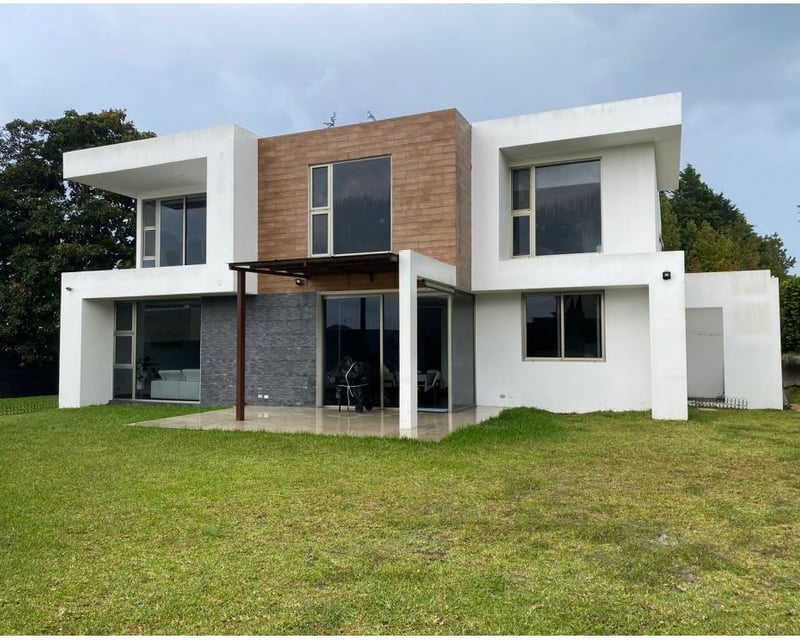 📍 CASA EN VENTA – 4 HABITACIONES |  VILA VERDE II  | FRAIJANES