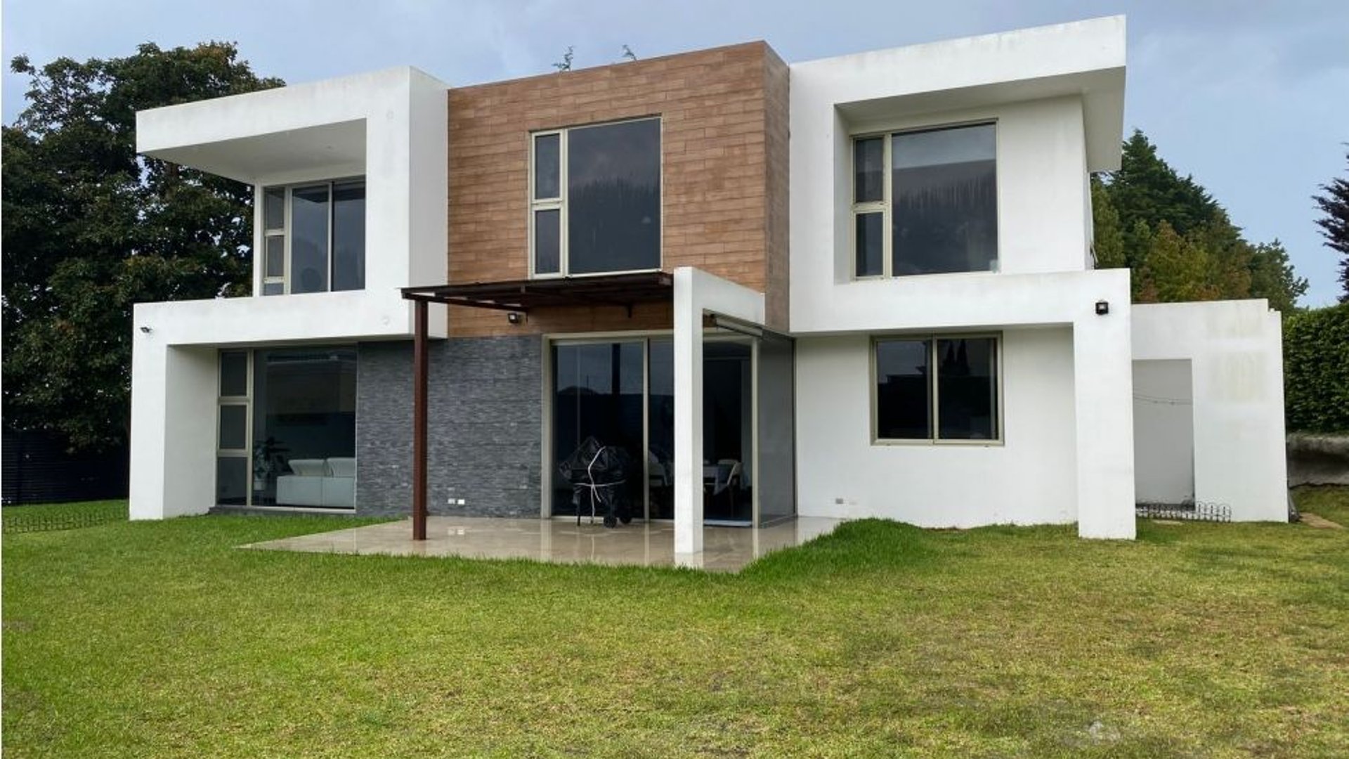📍 CASA EN VENTA – 4 HABITACIONES |  VILA VERDE II  | FRAIJANES
