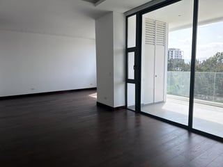 Apartamento en Venta / Alquiler Edificio Echo, zona 14  - 2