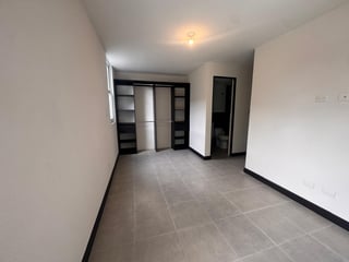 Apartamento en Venta en Esenta, de 3 Habitaciónes, Equipado, Cerca de USAC‼️ - 4