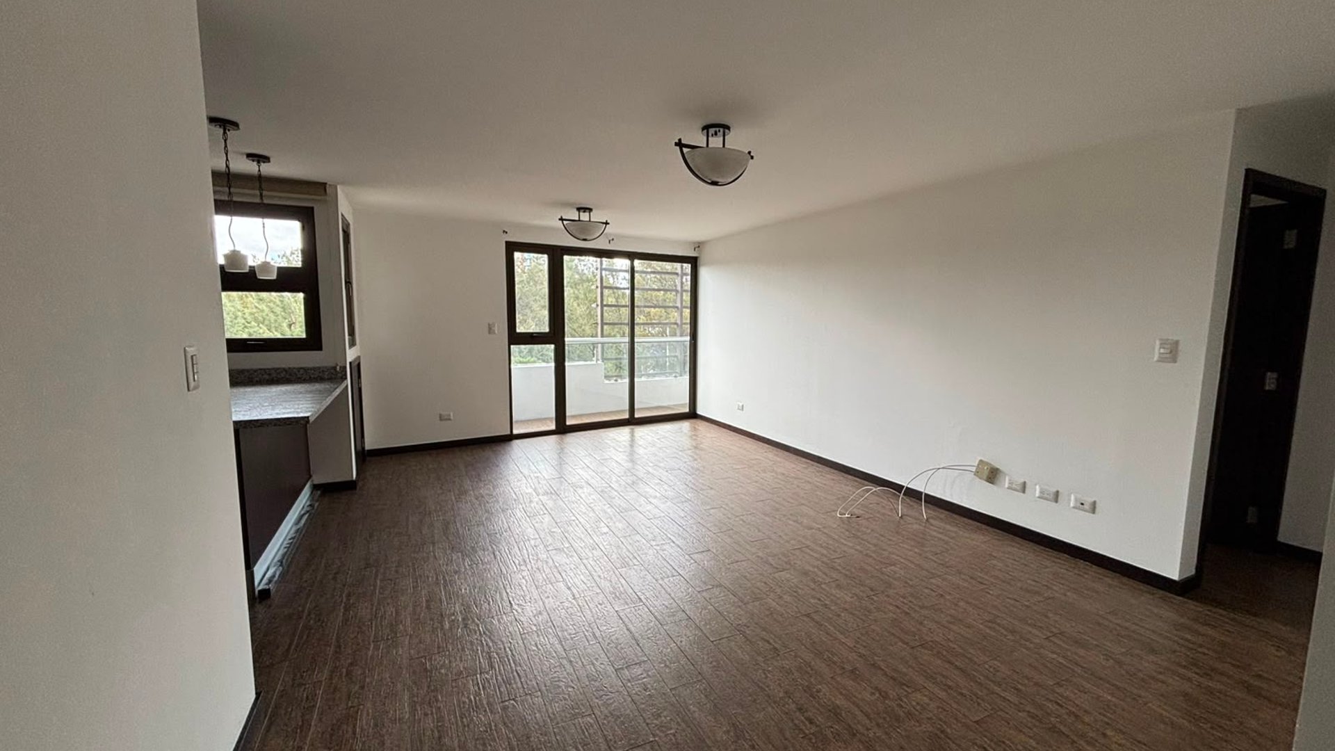 Apartamento en Alquiler Edificio Torre 360, zona 15 - Image 1