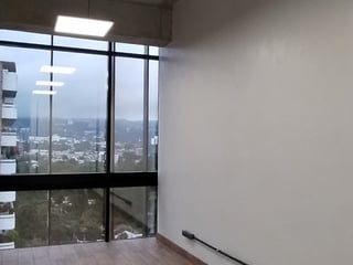 Oficina venta en zona 14 para inversión! rentada - Image 6