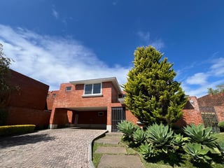 Venta hermosa casa en Km 20 Carr. a Fraijanes, Colinas de Castel (C) - Image 1