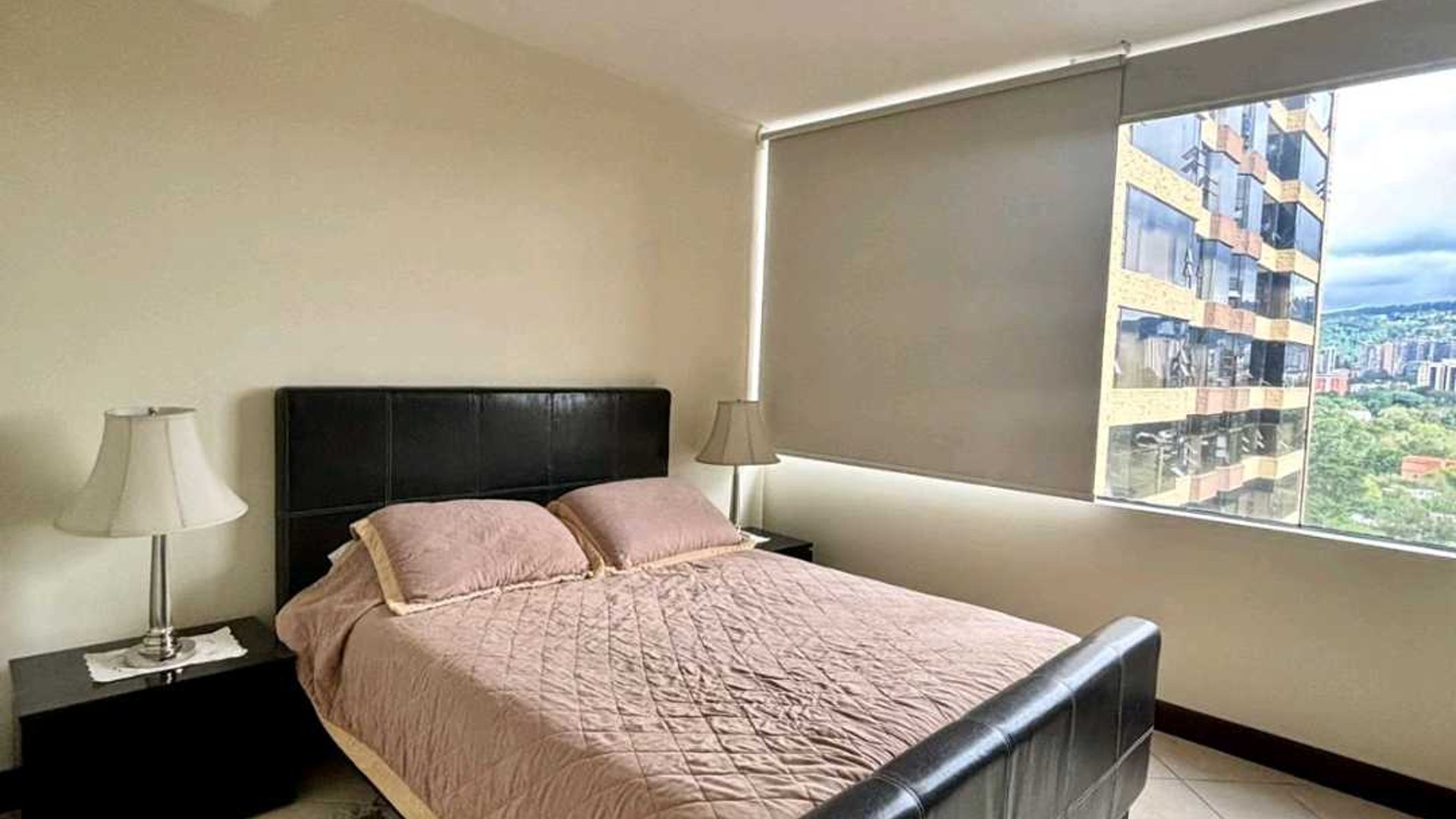 APARTAMENTO AMUEBLADO EN ALQUILER O VENTA???? Edificio Milenia, zona 10 - Miniatura 8