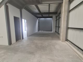 Ofibodega de Esquina en Renta, para estrenar en K13 - 4