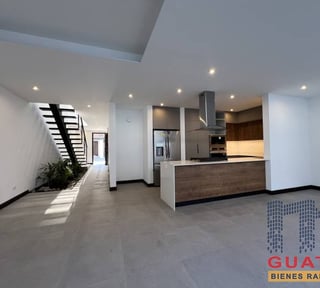 Casa en condominio en Venta, Zona 10 (V10036)