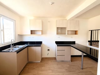 CASA NUEVA EN RENTA - 4