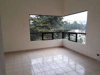 Casa en VENTA en Residencial San Antonio Carretera a El Salvador - Image 8