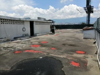 Venta de Edificio sobre Calzada Aguilar Batres Z.11 | 3 Niveles y 15 parqueos - 3