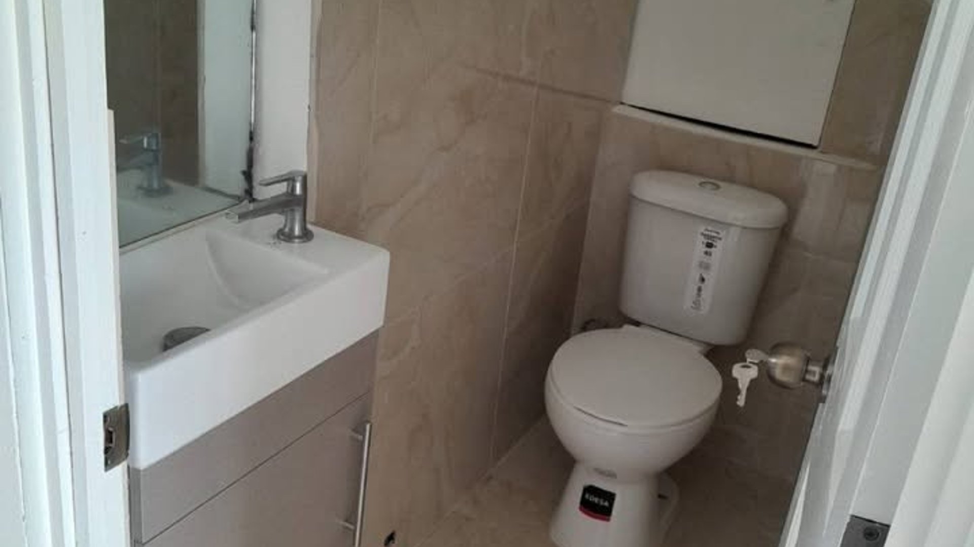 Local en venta Edificio Avante Zona 15, 84.64 m² - Miniatura 4