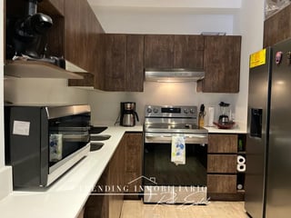 Furnished 3-Bedroom Apartment for Rent in Zone 10, Guatemala City | 2 Parking Spaces | $1600 - Image 3