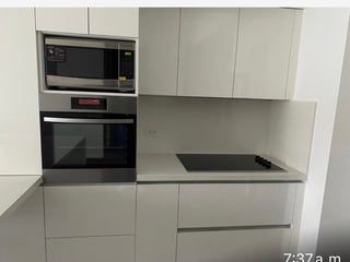 📍 APARTAMENTO SEMI AMUEBLADO EN RENTA – 1 HAB | AVIA | ZONA 10 - 5