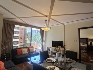 En Venta y Renta Apartamento en Edificio de Zona 14 - 2