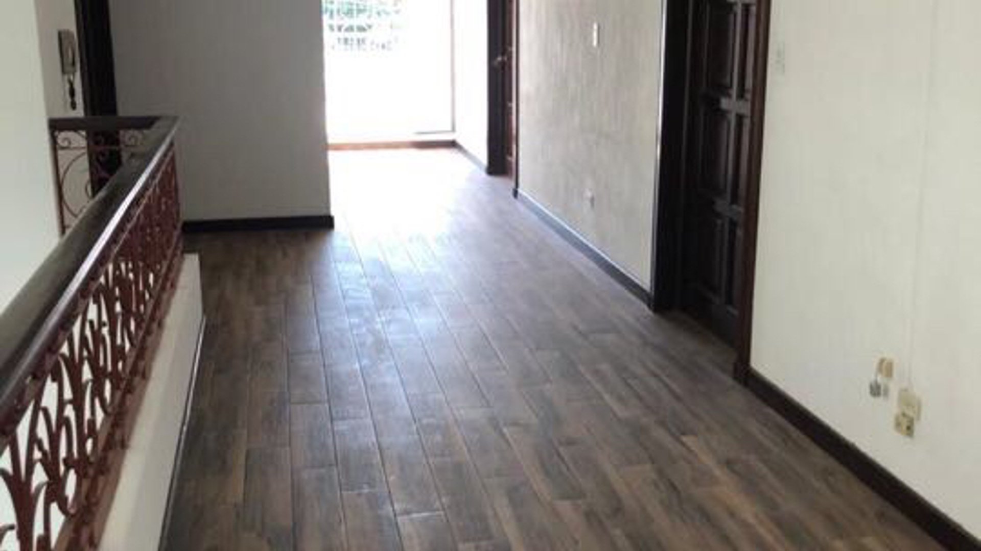VENDO PRECIOSA CASA EN ZONA 15 VISTA HERMOSA 1 - Miniatura 5