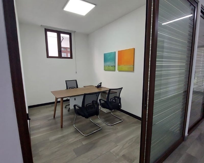 CENTRO DE NEGOCIOS EN CAYALA / Oficinas Privadas  en Renta  , Zona 16
