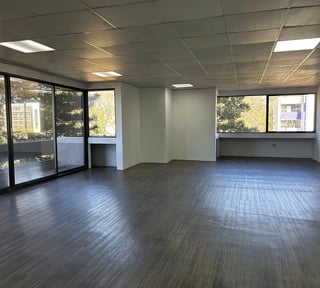 Oficina en zona 4, renta - Miniatura 7