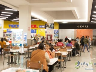 Oficina en renta en zona 7 sobre Calzada San Juan - Image 6