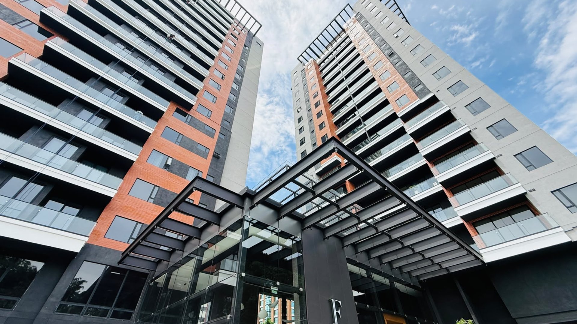 ALQUILER DE APARTAMENTO PARA ESTRENAR - FERRE 10, ZONA 10