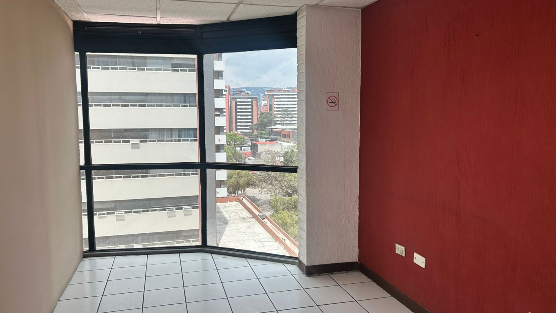 Oficina en Alquiler Zona 10, Edificio Paladium - Miniatura 3