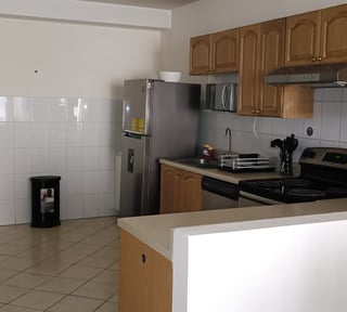 Apartamento en renta amueblado de 2 habitaciones zona 10 Ref-5394